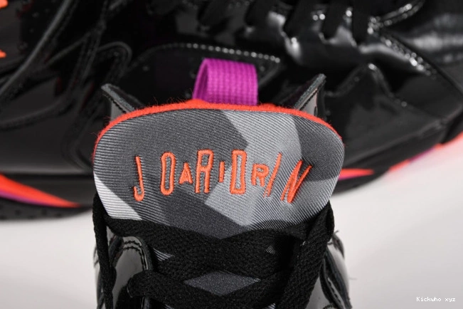 313358-006 Air 7 Retro Black Jordan Patent 0701